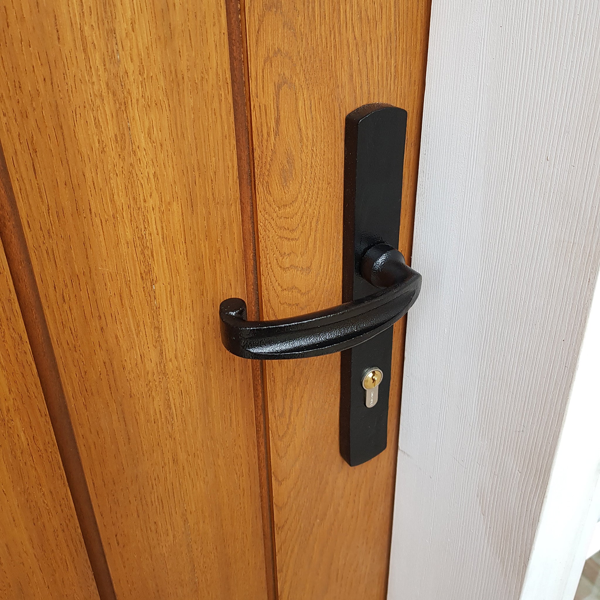 Bow MPL Door Handle | Antique Black